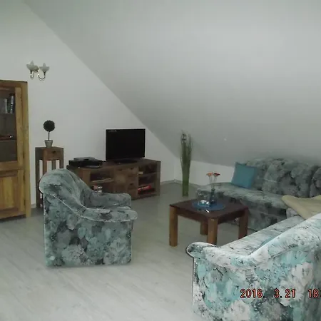 Ferienhaushaelfte * Lutow