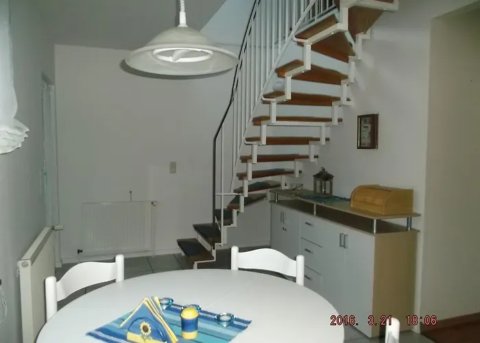 Casa de Férias Ferienhaushaelfte Lutow