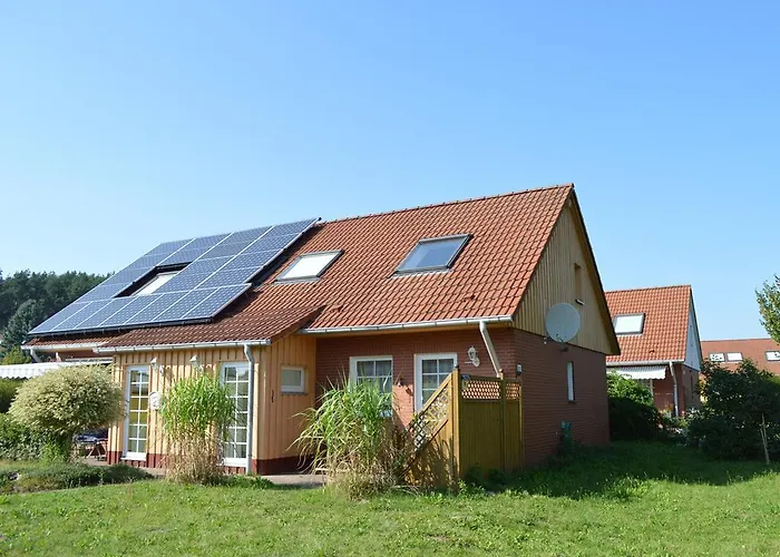 Ferienhaushaelfte * Lutow